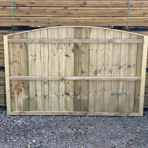 Fence Panels - Heavy Duty Close Board Dome Top - Decking Delivery