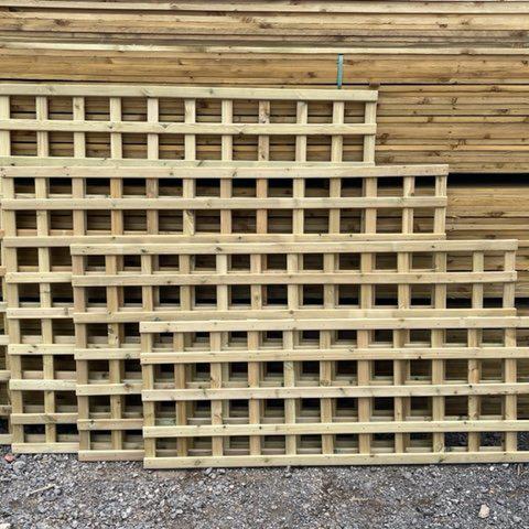 Wooden Garden Trellis - Decking Delivery